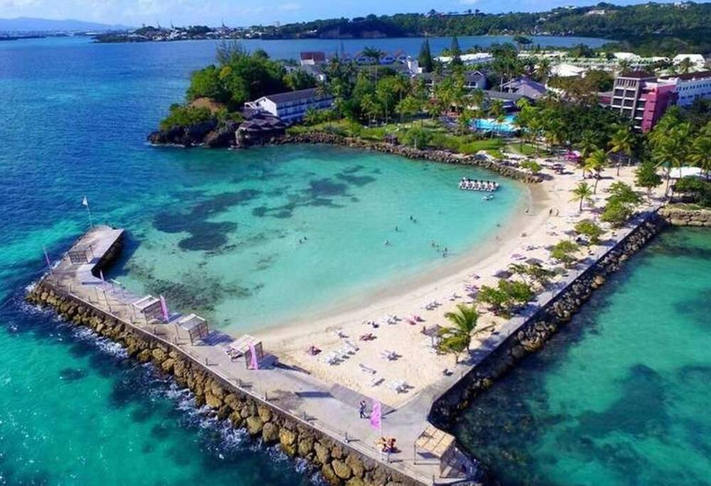 Blue Lagoon Appart En Residence Acces Plage Le Gosier  Extérieur photo